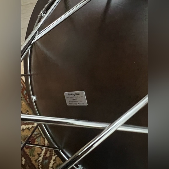 Rocking Stool by Isamu Noguchi for Vitra - Picture 7 of 8